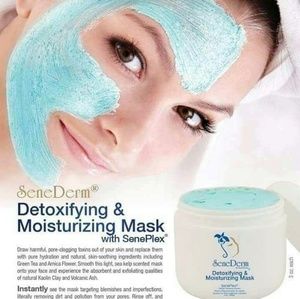 Detoxifying & Moisturizing Mask
